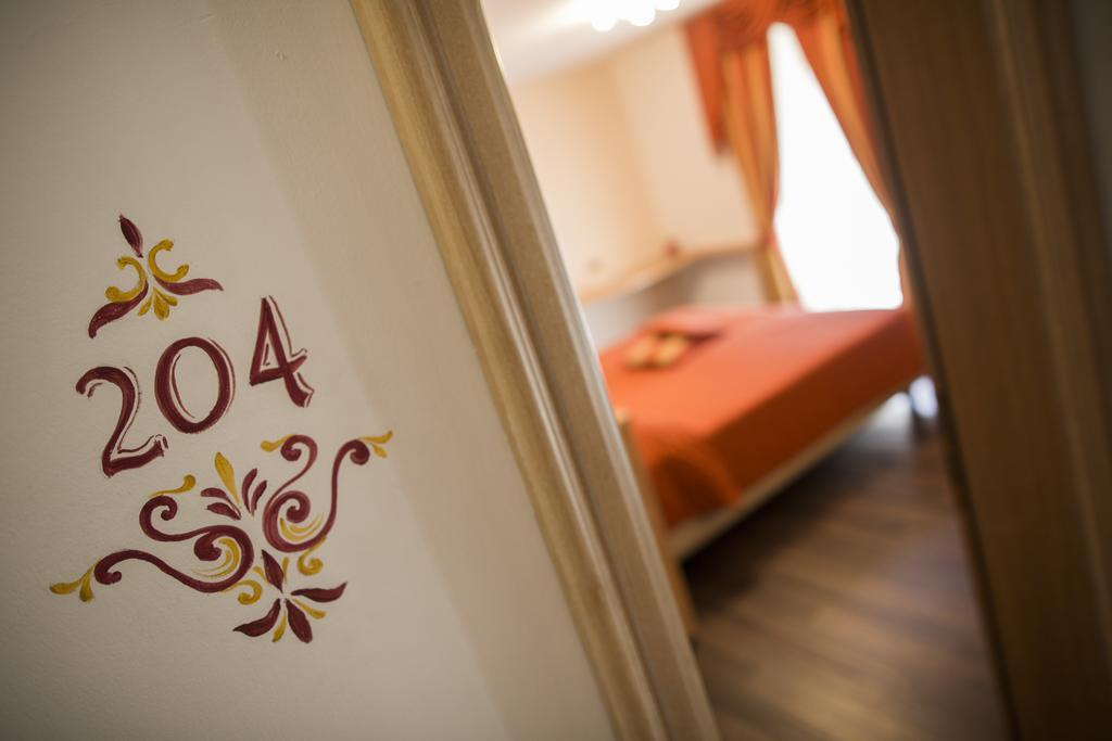 Hotel Touring Предаццо Екстер'єр фото