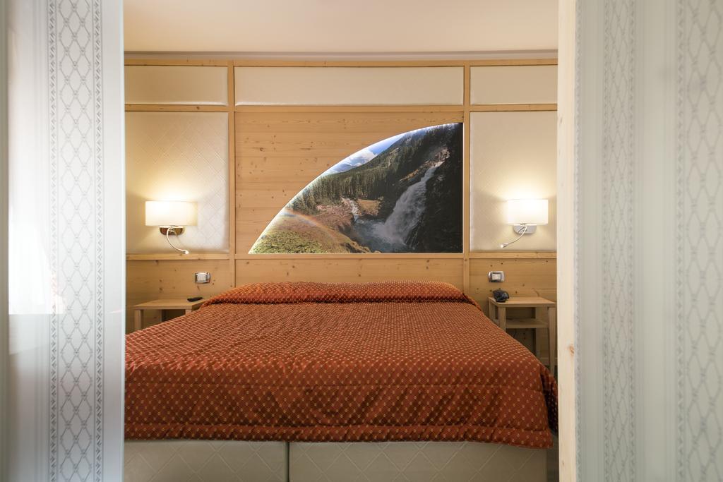 Hotel Touring Предаццо Екстер'єр фото