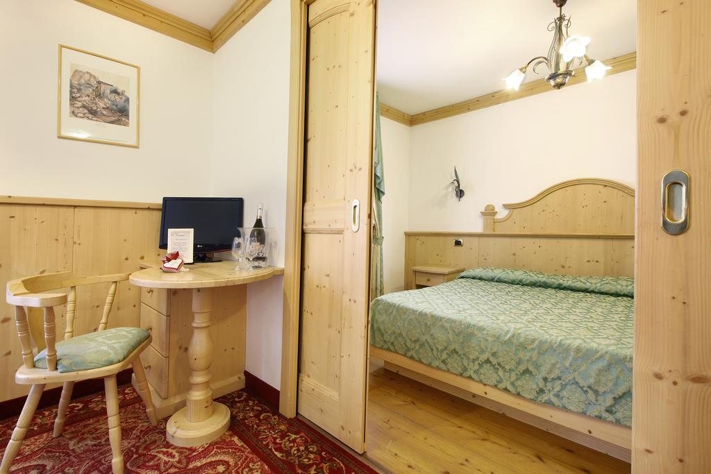Hotel Touring Предаццо Екстер'єр фото
