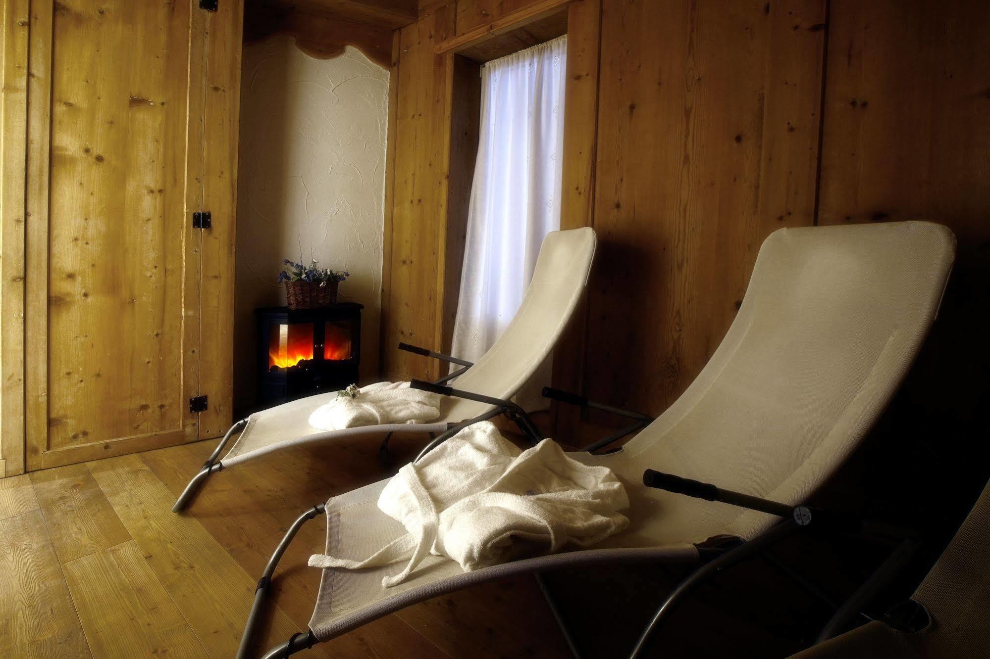 Hotel Touring Предаццо Екстер'єр фото